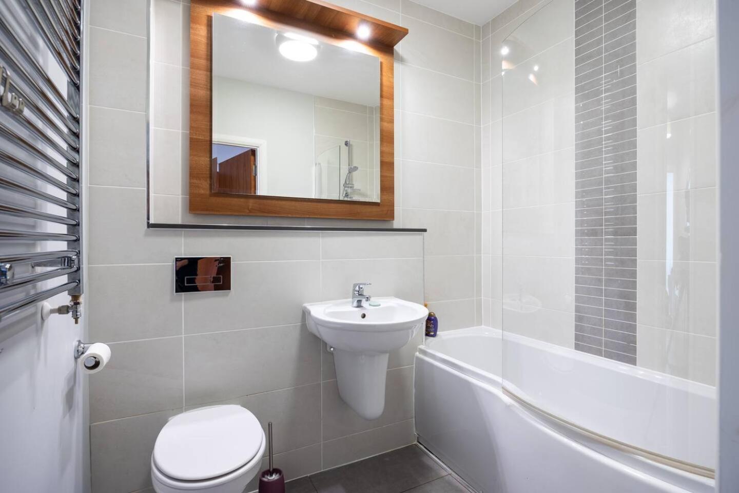 Deluxe Seaview Apartment Dun Laoghaire Exterior photo