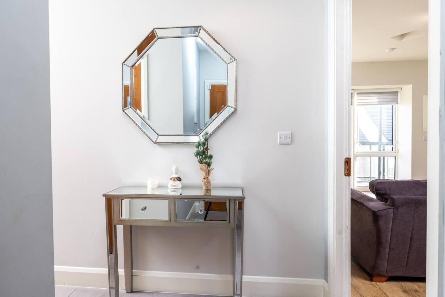 Deluxe Seaview Apartment Dun Laoghaire Exterior photo